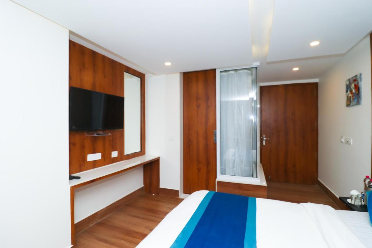 Hotel View - A Boutique Hotel New Delhi Extérieur photo
