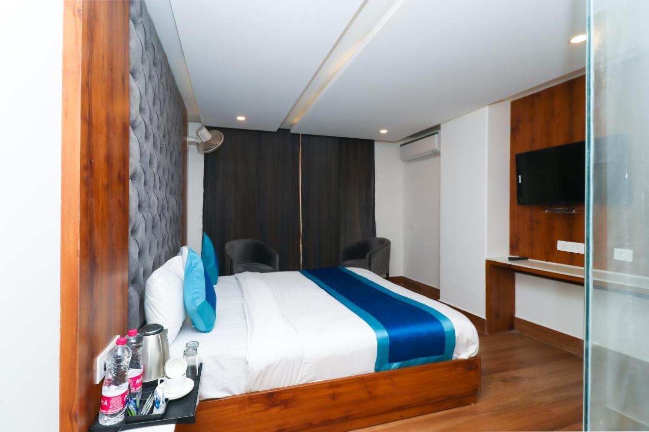 Hotel View - A Boutique Hotel New Delhi Extérieur photo