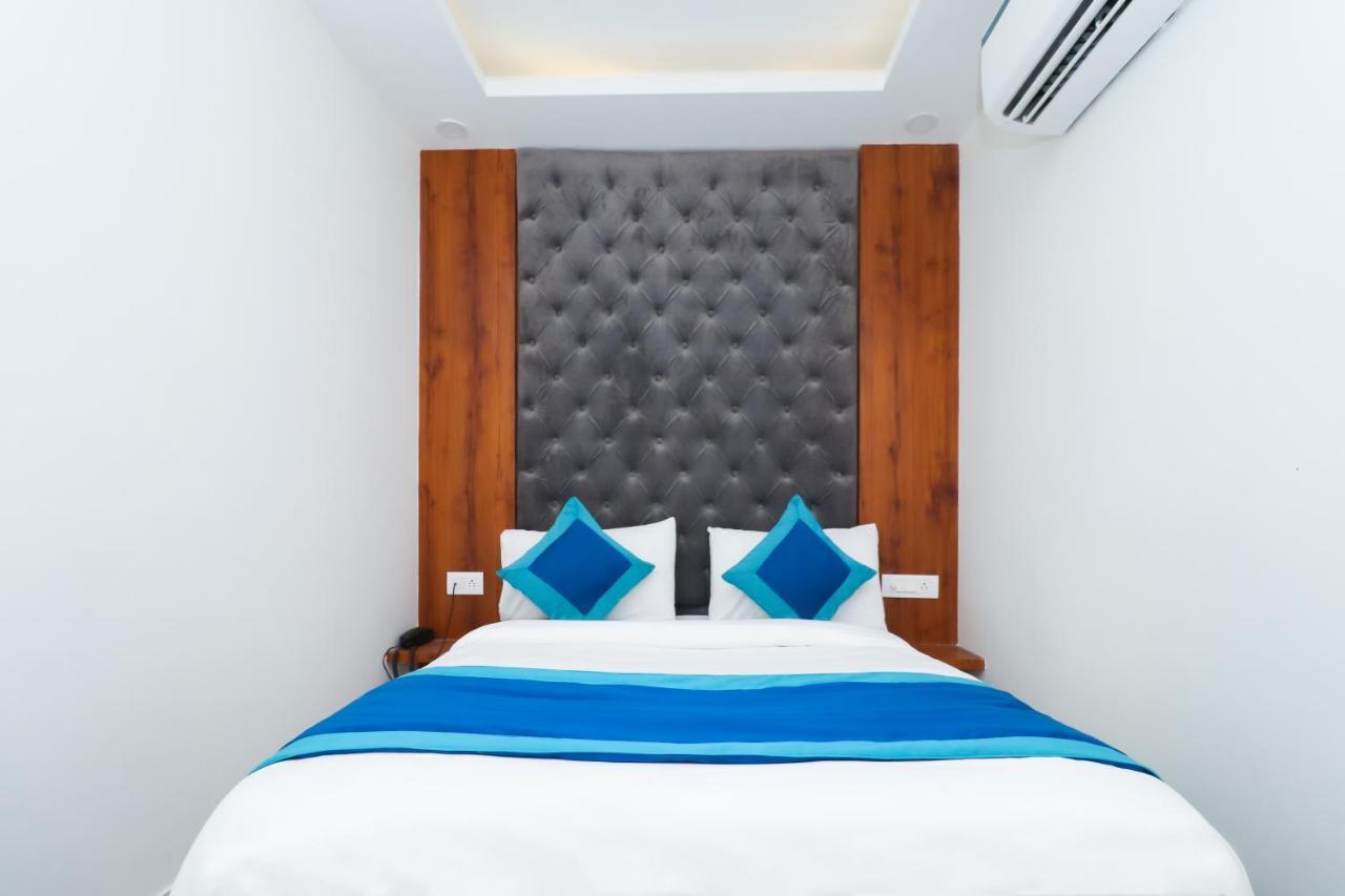 Hotel View - A Boutique Hotel New Delhi Extérieur photo