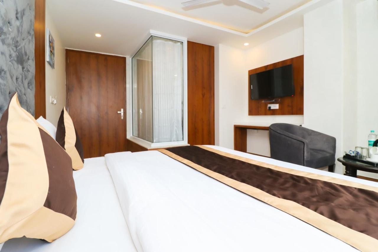 Hotel View - A Boutique Hotel New Delhi Extérieur photo