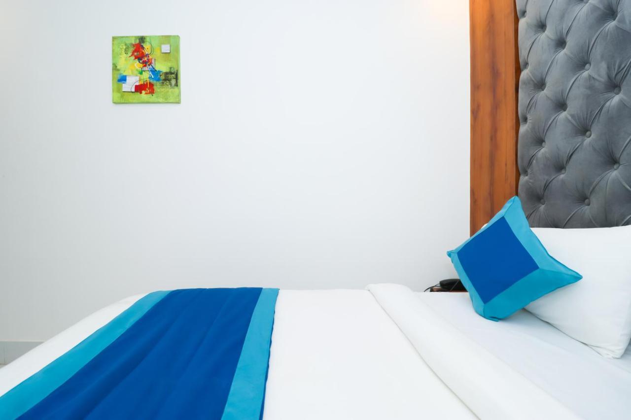 Hotel View - A Boutique Hotel New Delhi Extérieur photo