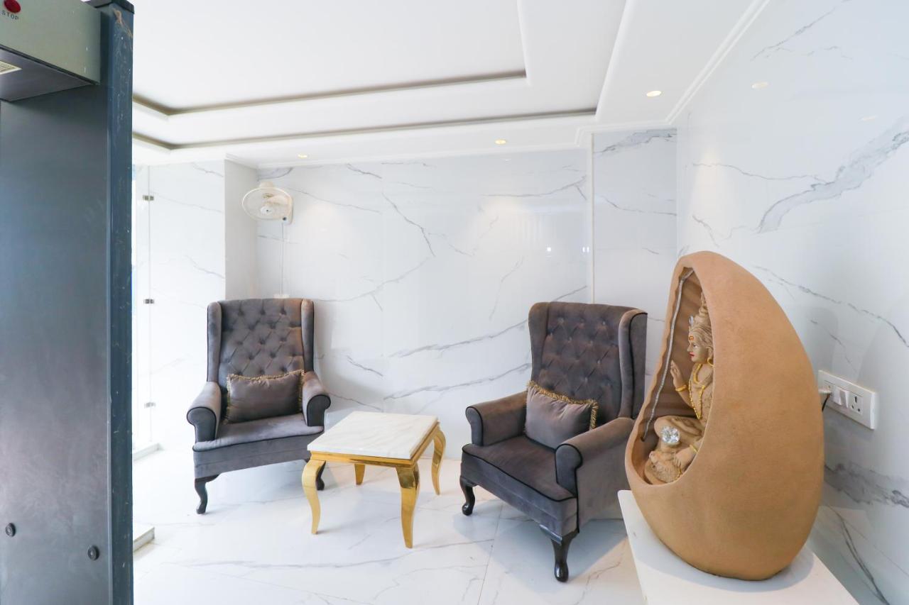 Hotel View - A Boutique Hotel New Delhi Extérieur photo