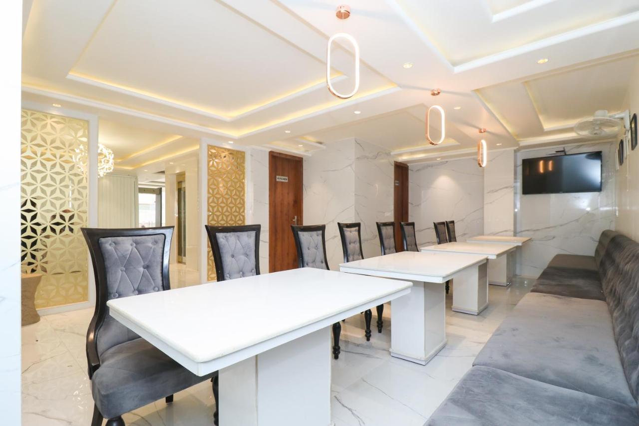 Hotel View - A Boutique Hotel New Delhi Extérieur photo