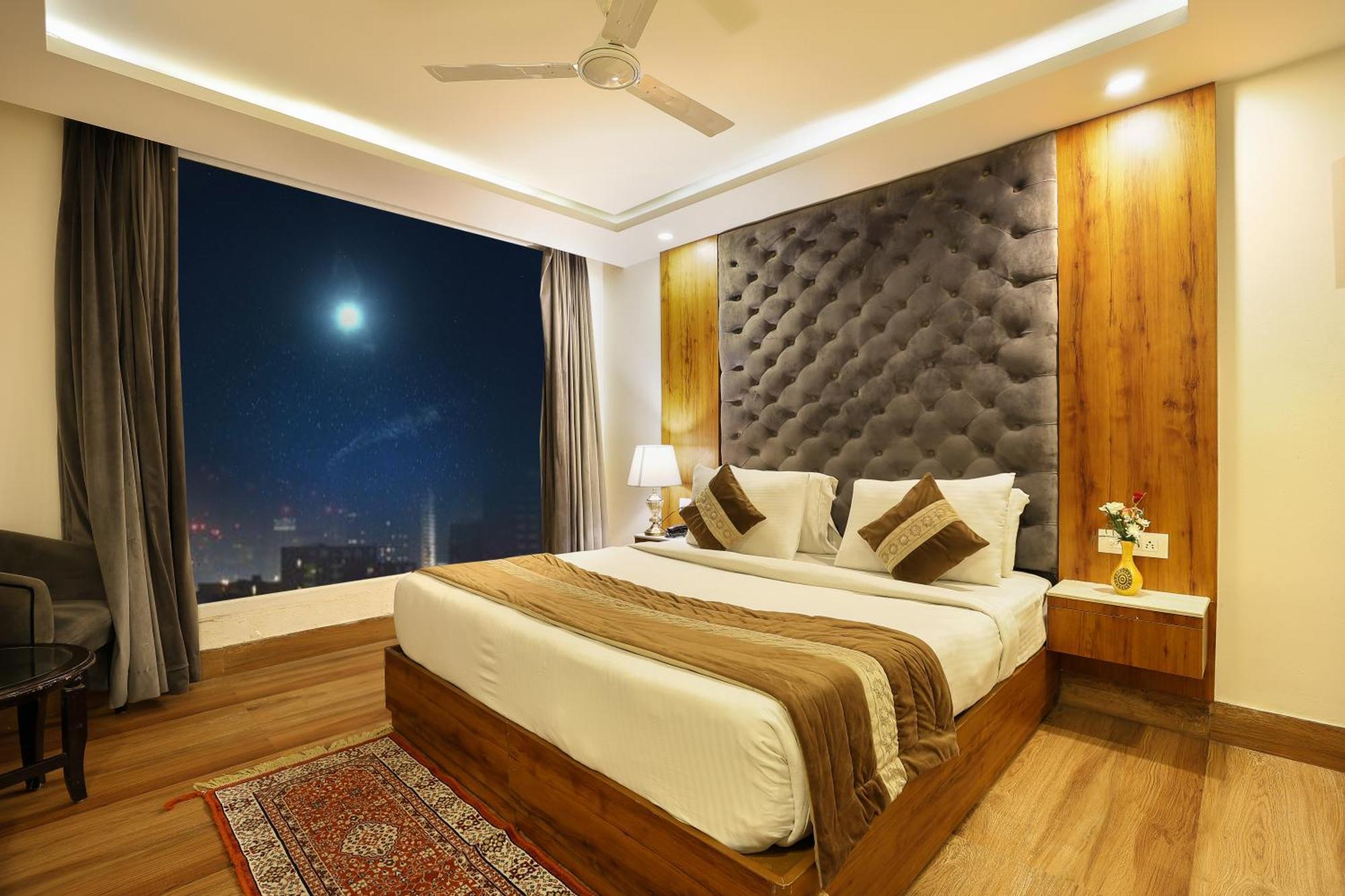 Hotel View - A Boutique Hotel New Delhi Extérieur photo