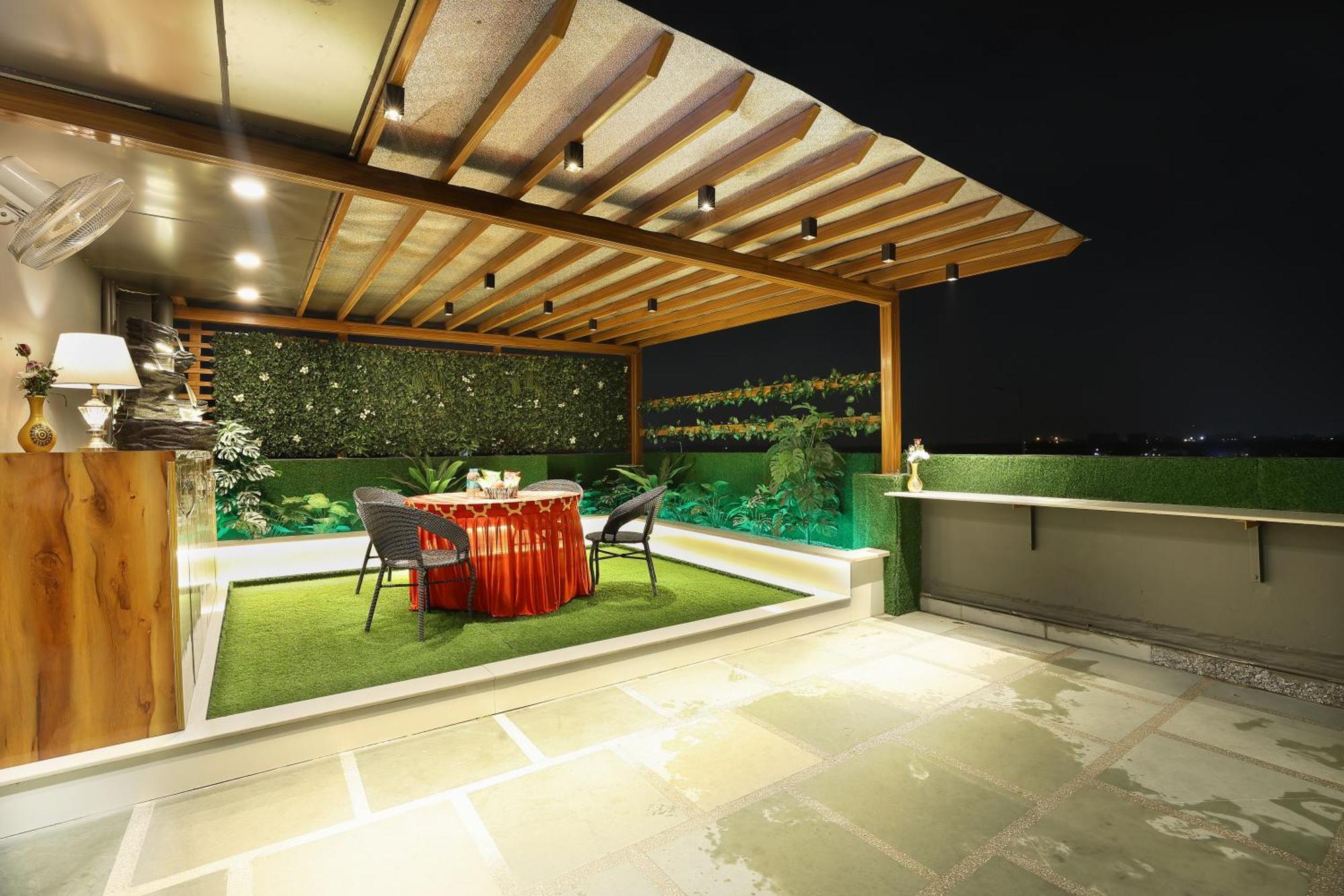 Hotel View - A Boutique Hotel New Delhi Extérieur photo