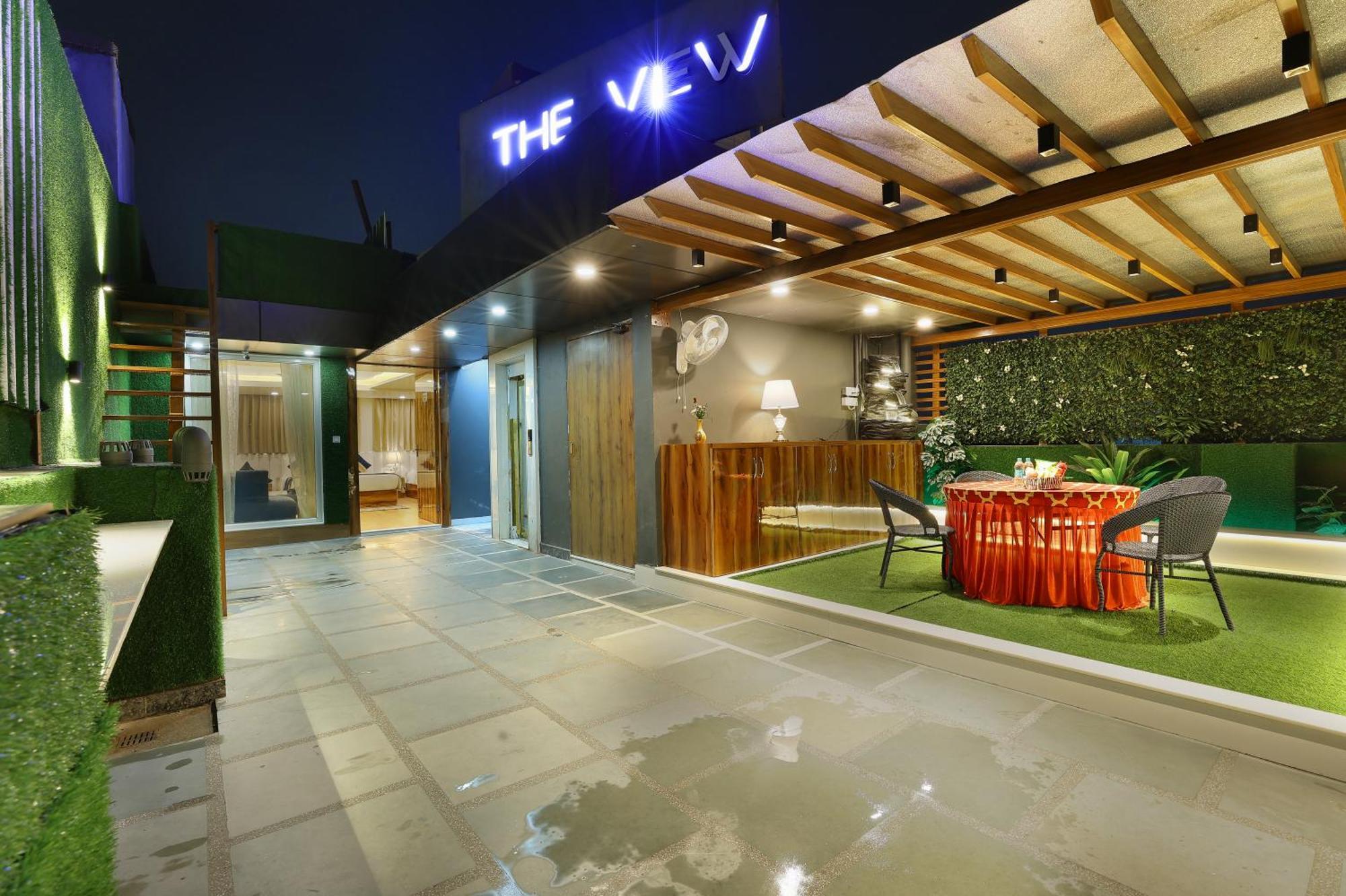 Hotel View - A Boutique Hotel New Delhi Extérieur photo